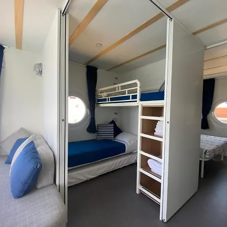 House Boat 4* 里米尼