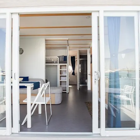 Úszó hotel House Boat Rimini