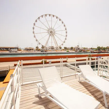 House Boat