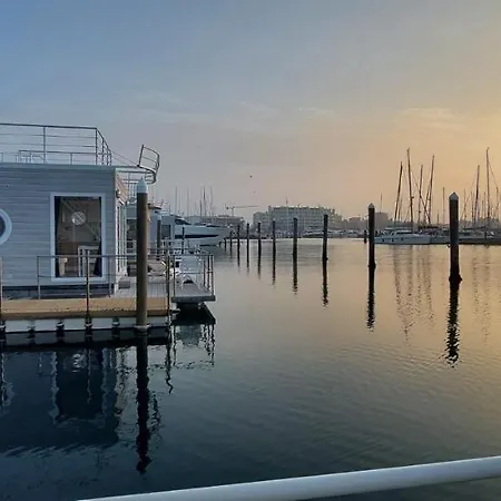 House Boat 4* Rímini