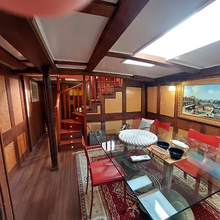 House Boat Úszó hotel Rimini