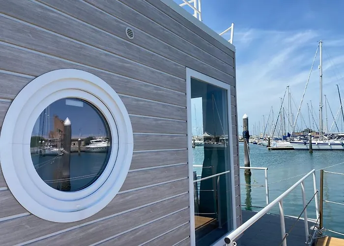 Úszó hotel House Boat Rimini