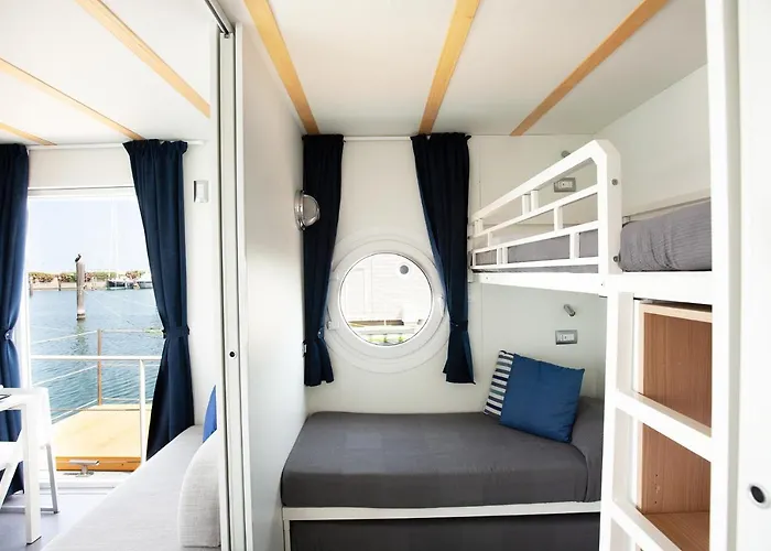 House Boat 4* ريميني