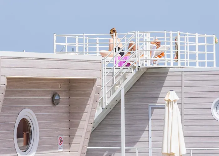 House Boat Hotel na wodzie Rimini