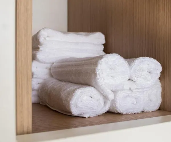 House Boat ספינת מלון 4*