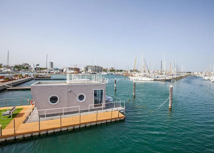 ספינת מלון House Boat רימיני