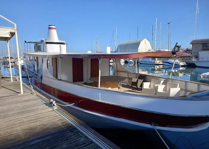 House Boat רימיני