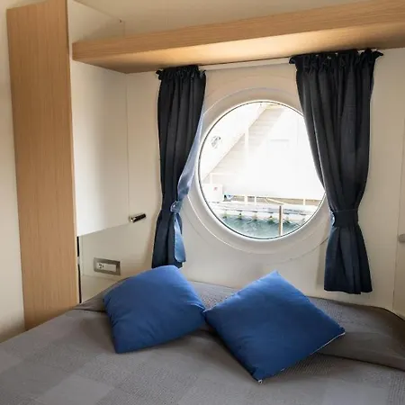 House Boat 4* Rimini