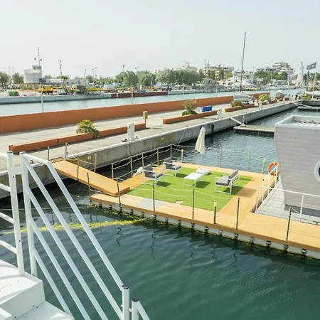 Bateau-hôtel House Boat