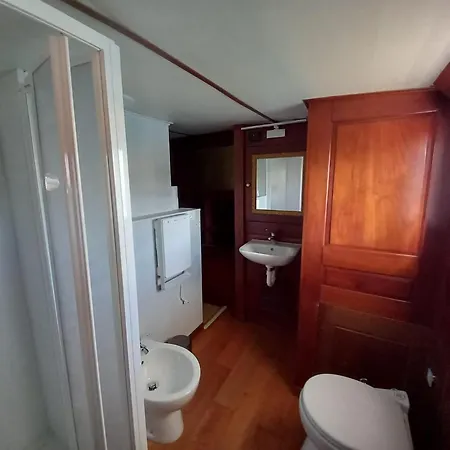 ספינת מלון House Boat רימיני
