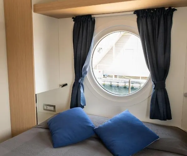 House Boat 4* Rimini